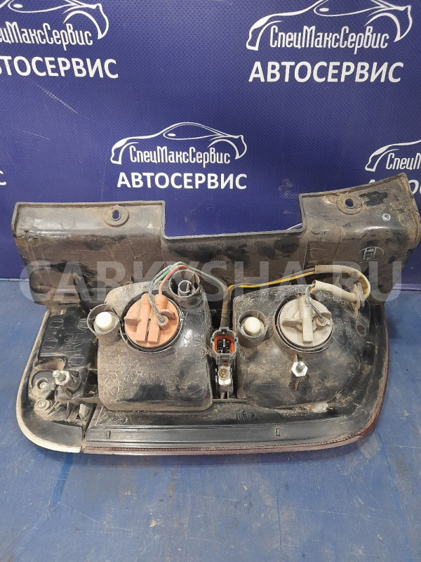 Задний наружный правый фонарь  Ssang Yong Kyron 1 Ssang Yong Kyron оригинальный номер 8360209100