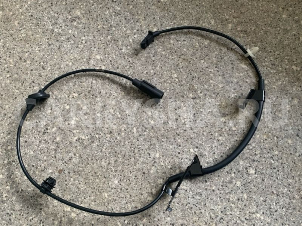 Датчик ABS задний правый Mitsubishi Outlander XL Mitsubishi i оригинальный номер MBL46705822