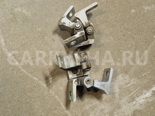 Петля двери правая Volkswagen Polo Volkswagen Polo оригинальный номер 7N0831402