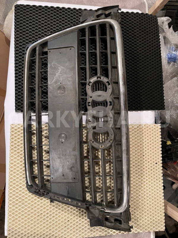 Audi A4 B8 07-12 решетка радиатора оригинал Audi 200 оригинальный номер 8K0853651