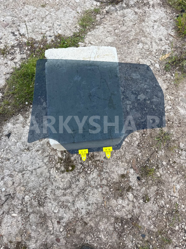 Стекло двери заднее правое Nissan Qashqai J10 Nissan Qashqai оригинальный номер 823001YA0B