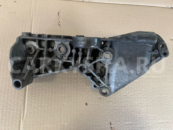 Кронштейн генератора Renault Megane 2 Renault 20 оригинальный номер 8200357679