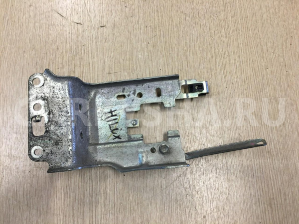 Крепление топливного фильтра Toyota Hilux VIII – пикап двойная кабина оригинальный номер 23921-0L130