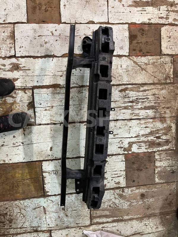 Усилитель бампера передний Volkswagen Passat B6 Volkswagen Passat оригинальный номер 3C0807109C