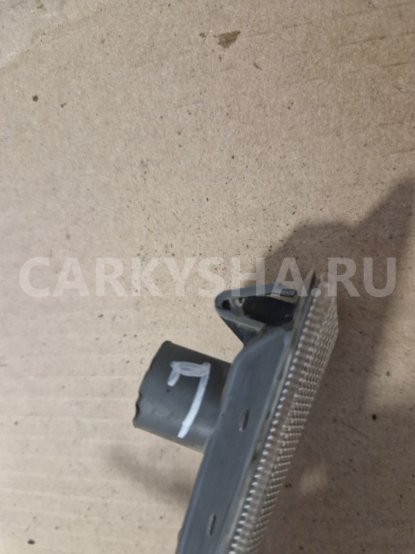 Повторитель в крыло левый Renault Megane 2 Renault 20 оригинальный номер 8200633416