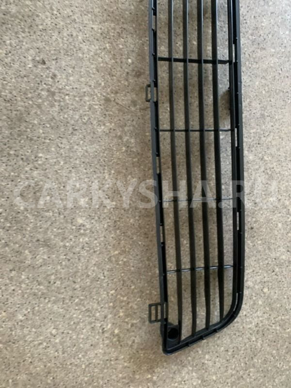 Решетка в бампер Toyota Hilux 7 Toyota Hilux оригинальный номер 11G0320